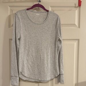 Old Navy Women's Light Gray Long-Sleeve Crewneck Top